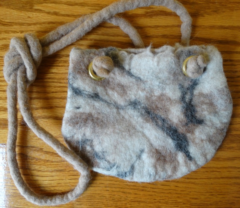 back-of-felted-purse