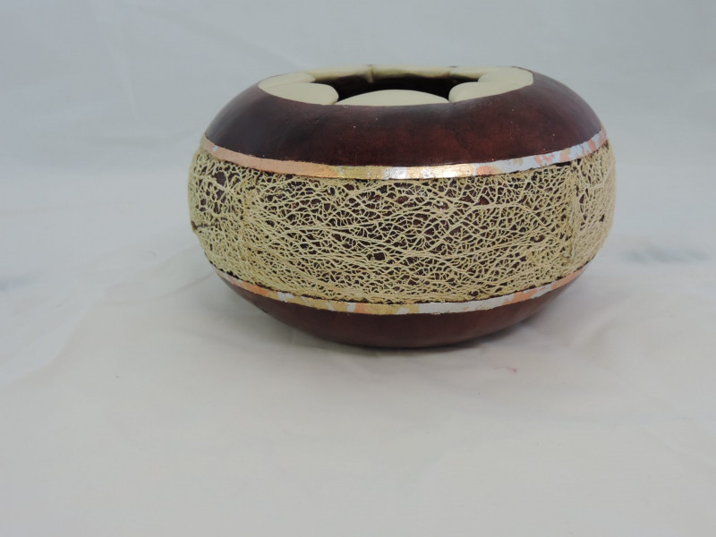 bowl-with-pine-needles