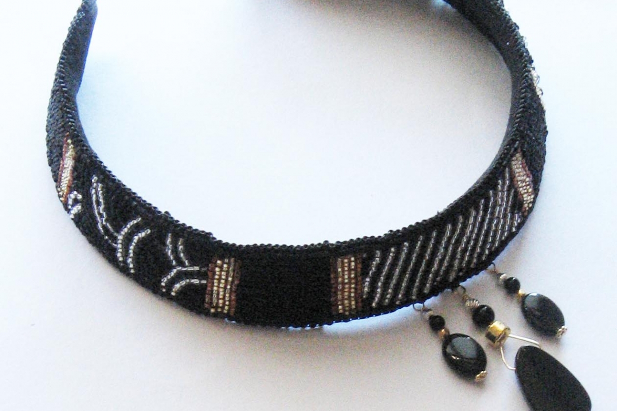 black-onyx-collar