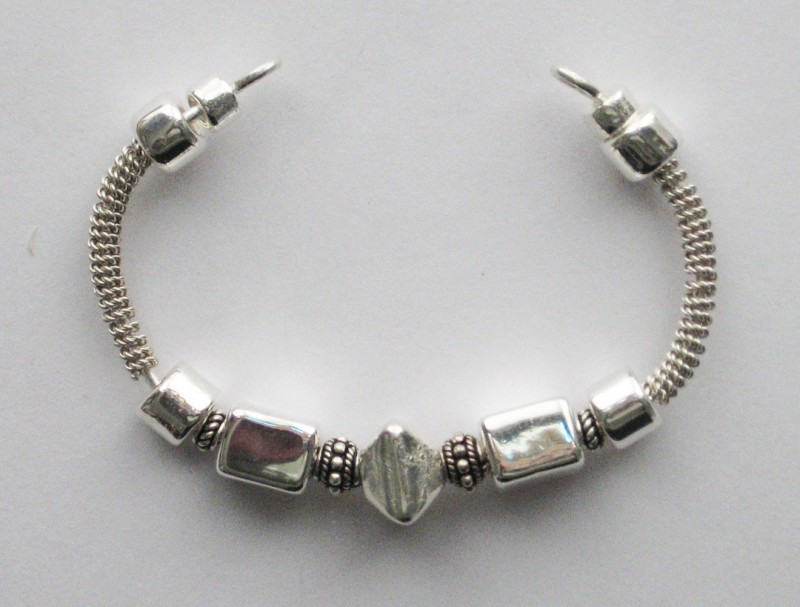 sterling-silver-bracelet-with-fine-silver-coated-ceramic-beads-and-bali-beads
