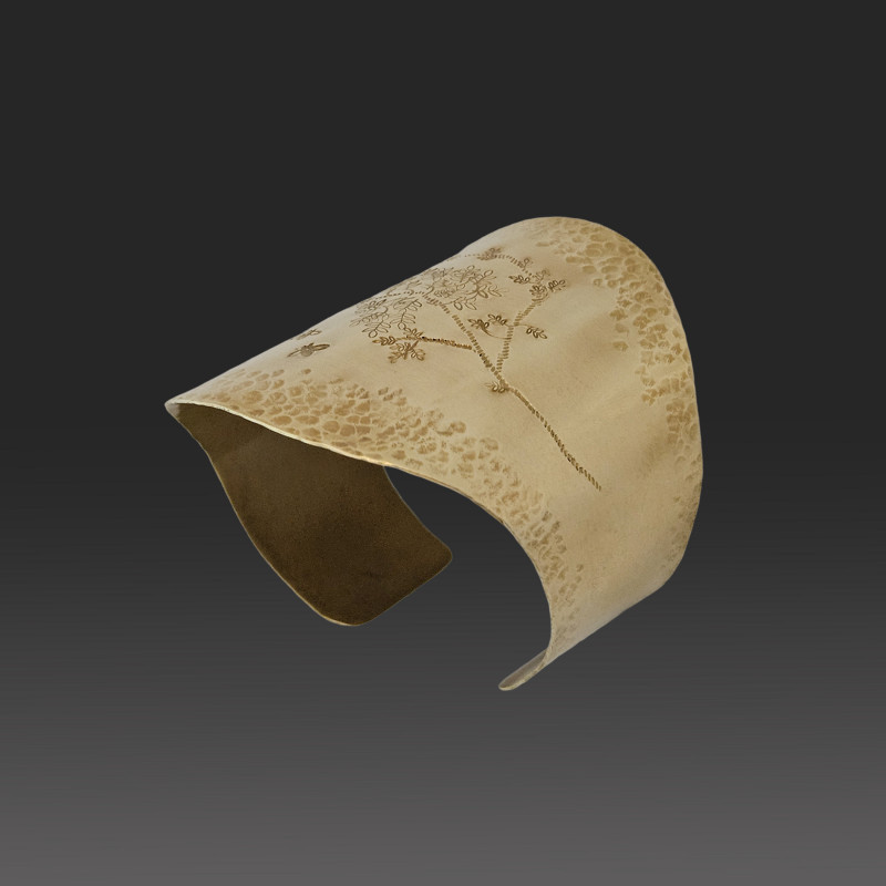 4-hammered-and-engraved-brass-cuff
