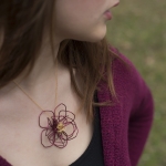 poppy-necklace-in-wire