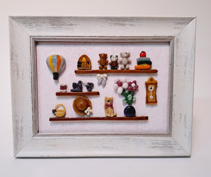 girls-room-shelf-scene